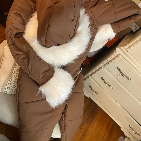 Women's Brown Winter Snowsuit with Fur Trim - Picture 6 of 6